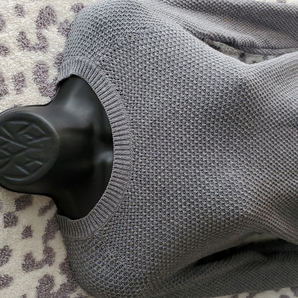 Old Navy Gray Knit Sweater - Picture 2 of 2